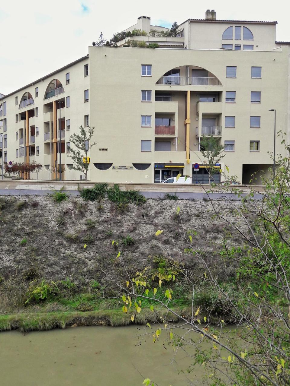 Balcon Sur Canal Apartment Carcassonne Bagian luar foto